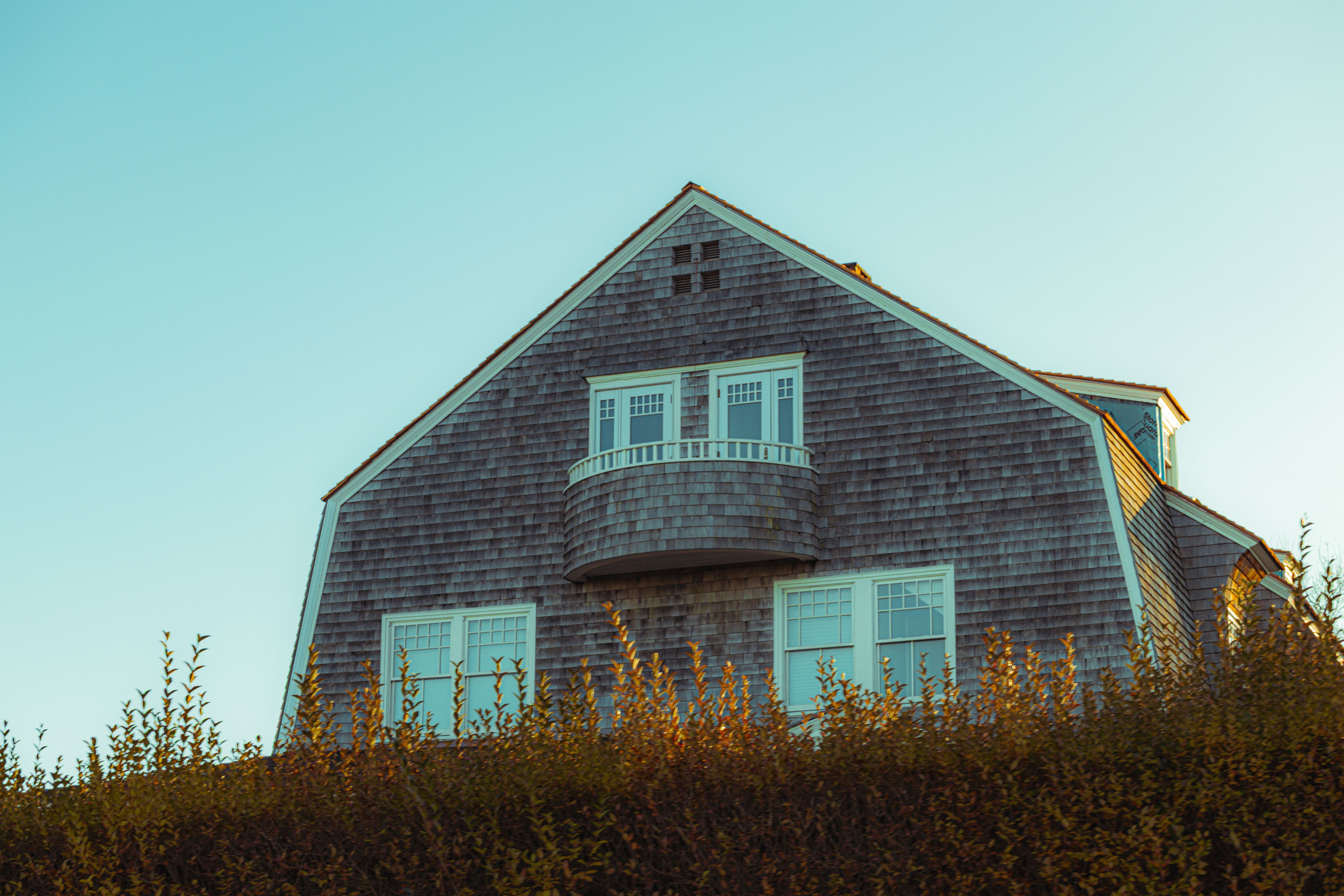 A cedar house | Source: Pexels