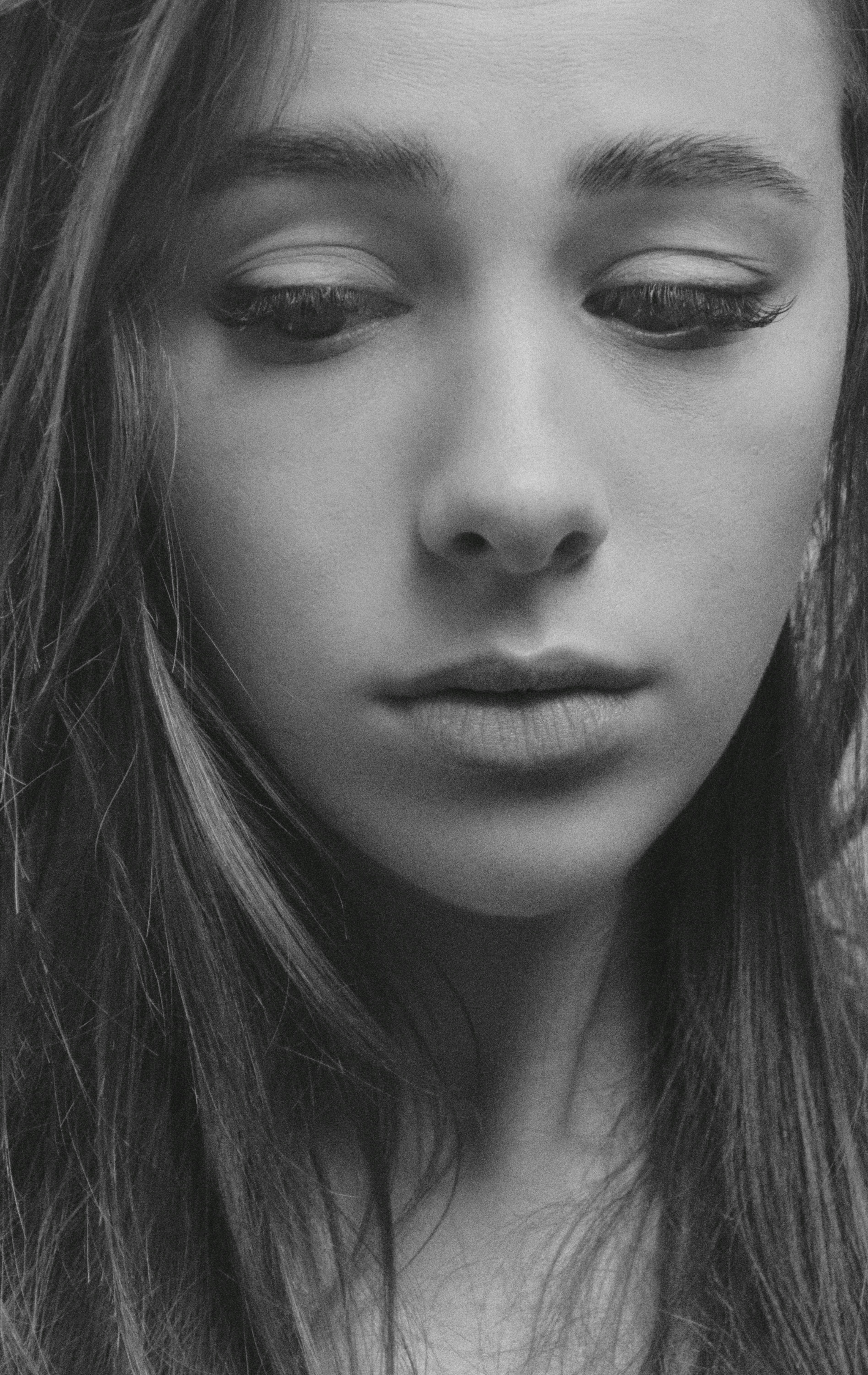 An upset teen girl | Source: Unsplash