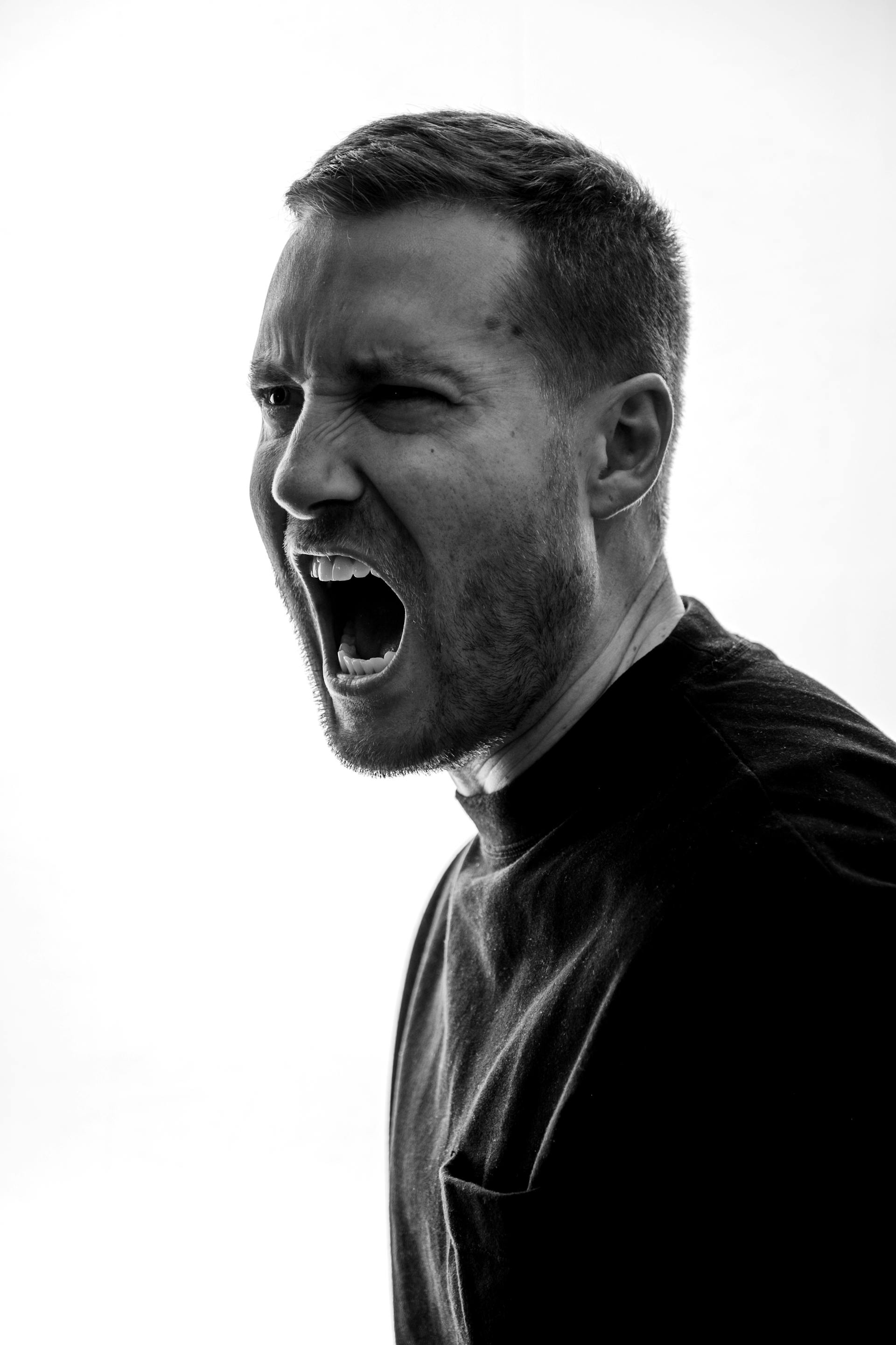 A man yelling | Source: Pexels