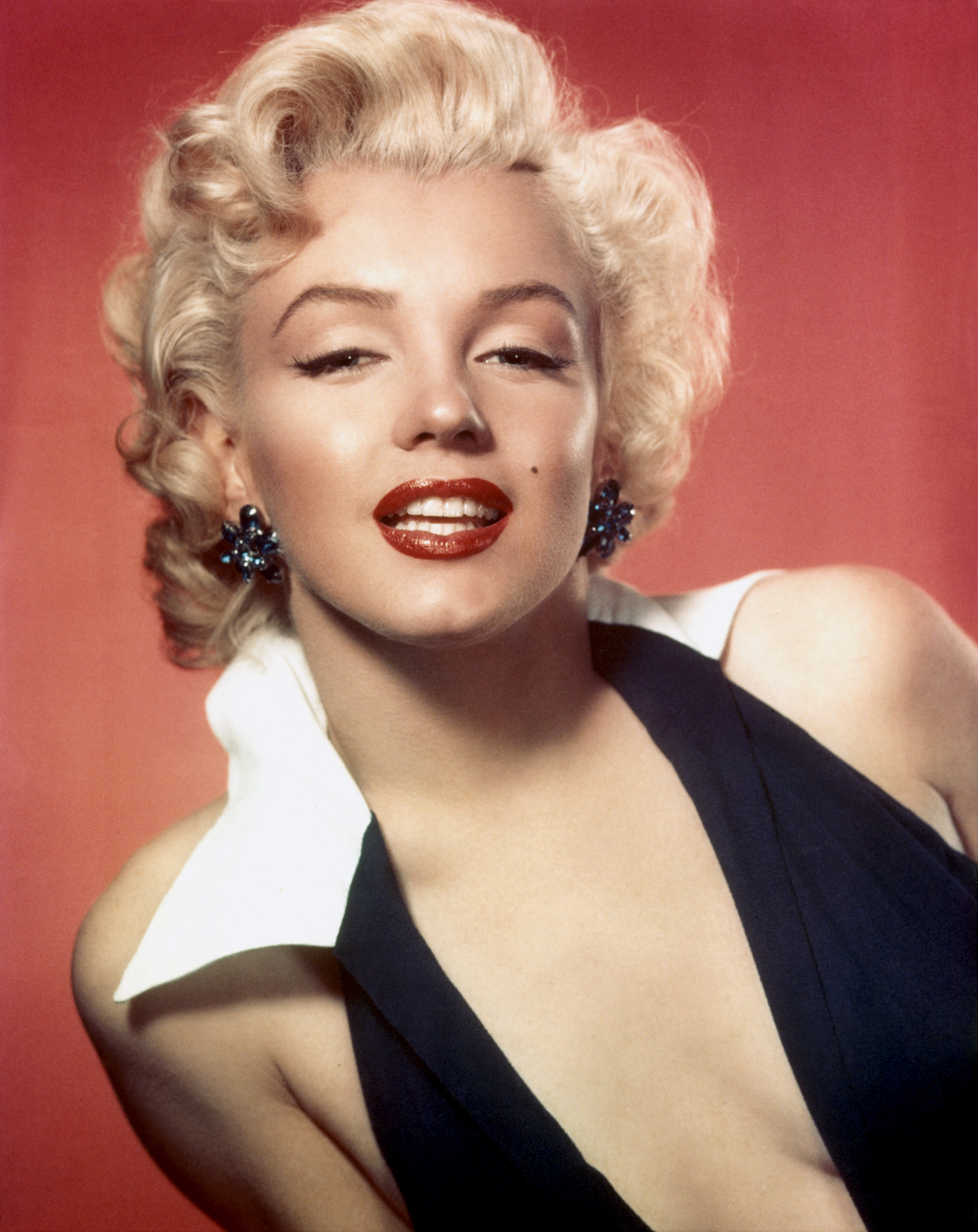Marilyn Monroe poses for a portrait in circa 1953. | Source: Getty Images
