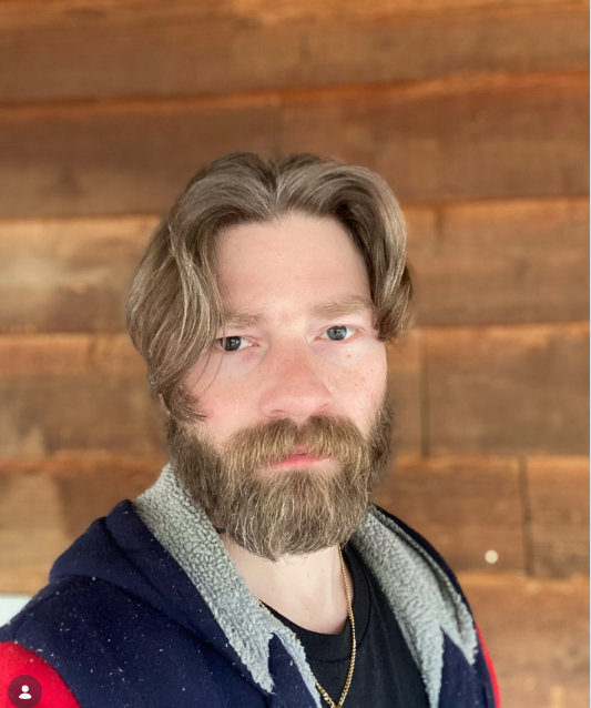Bear Brown poses for a selfie that accompanied his divorce announcement on April 21, 2025 | Source: Instagram/bearbrownthekingofextreme