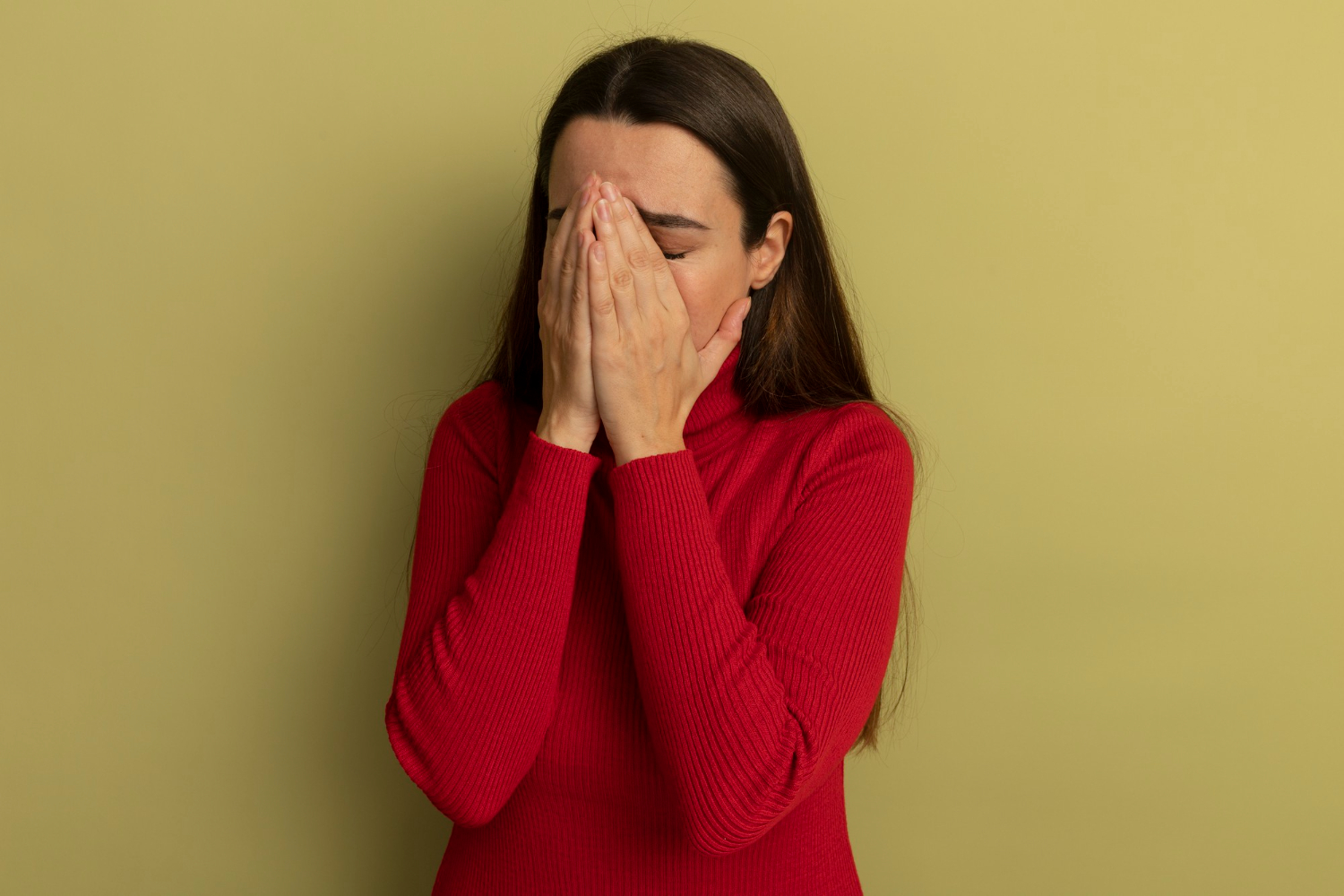 A woman crying | Source: Freepik