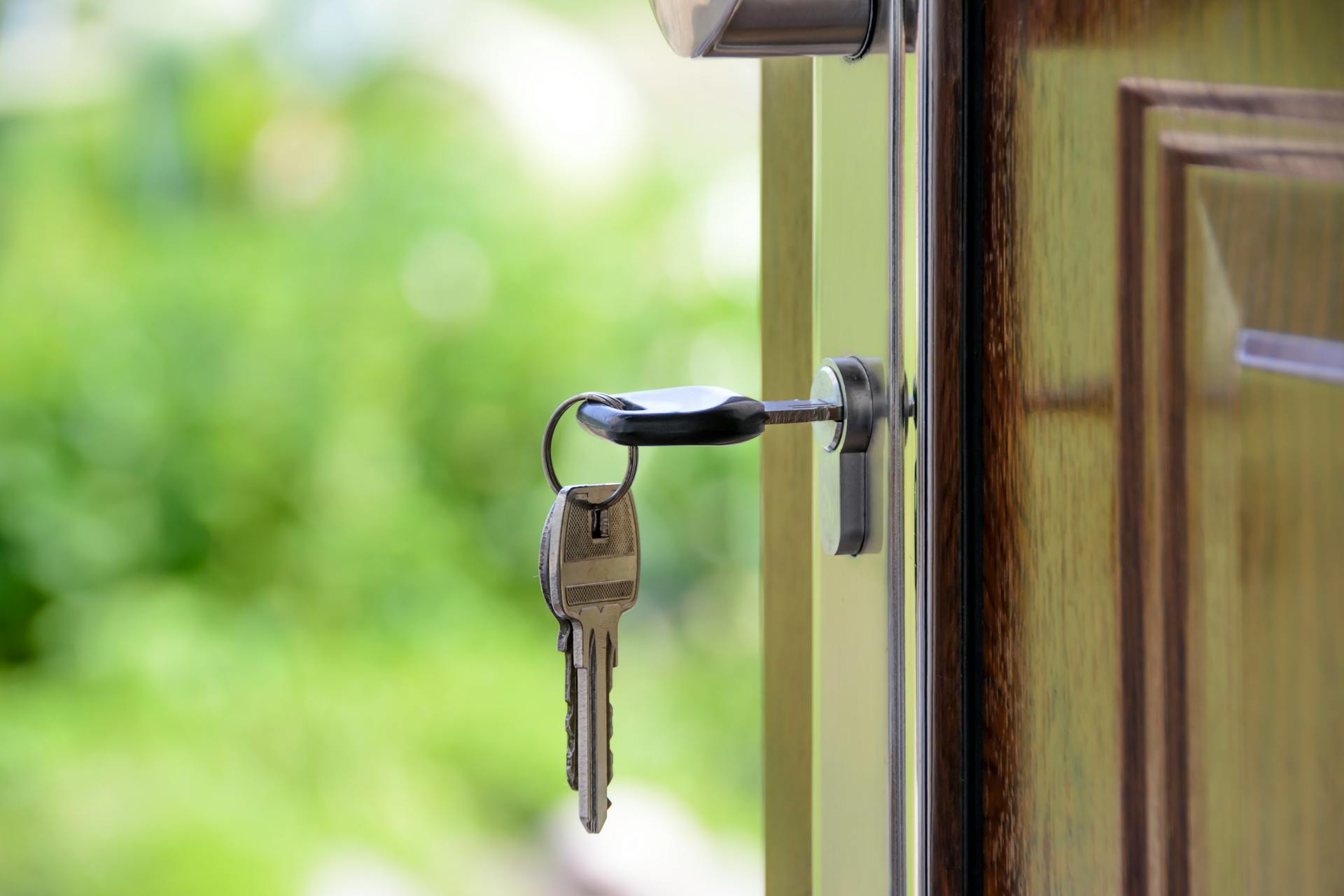 An open door | Source: Pexels