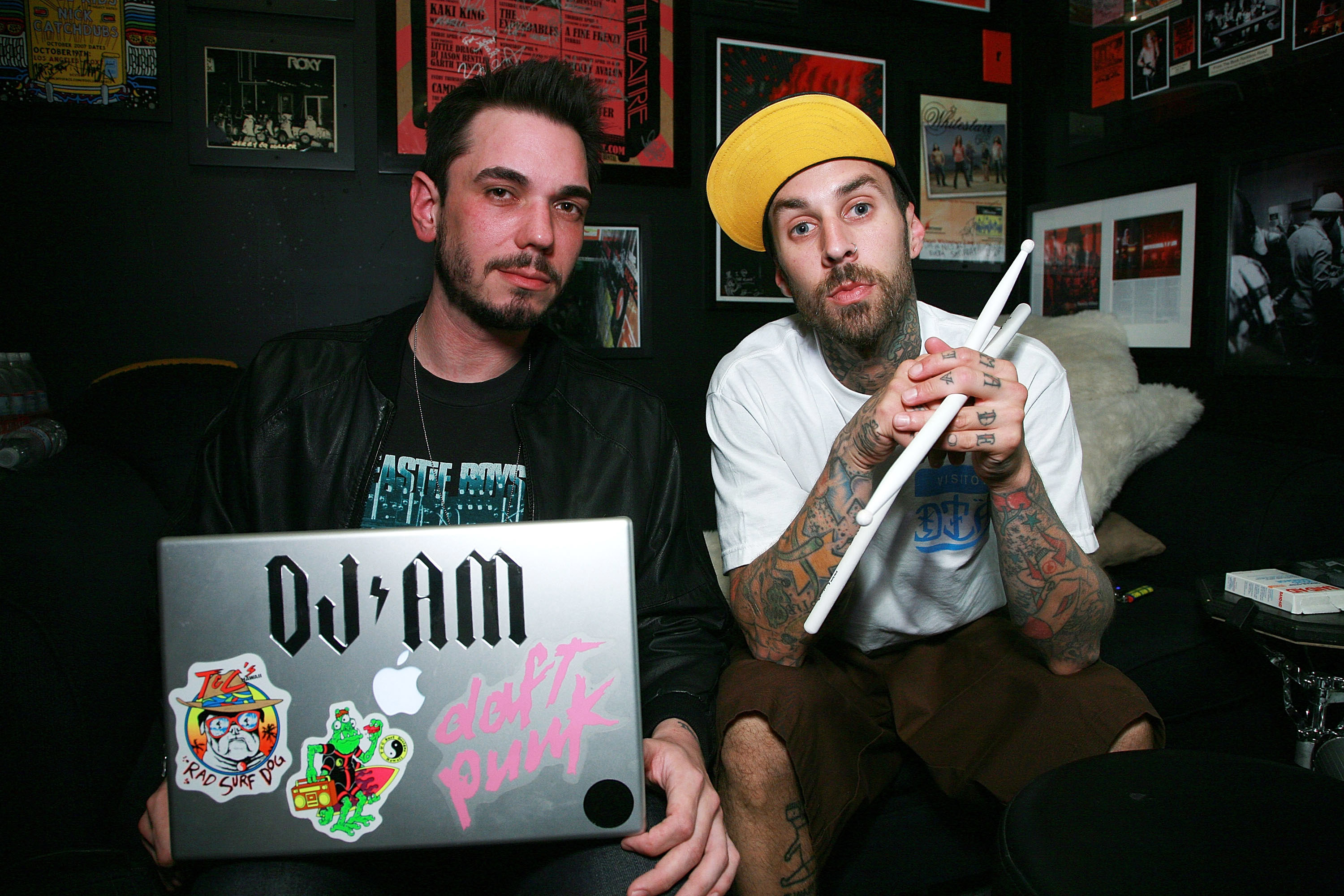 DJ AM and Musician Travis Barker perform at The Roxy on June 25, 2008 in Hollywood, California. | Source: Getty Images