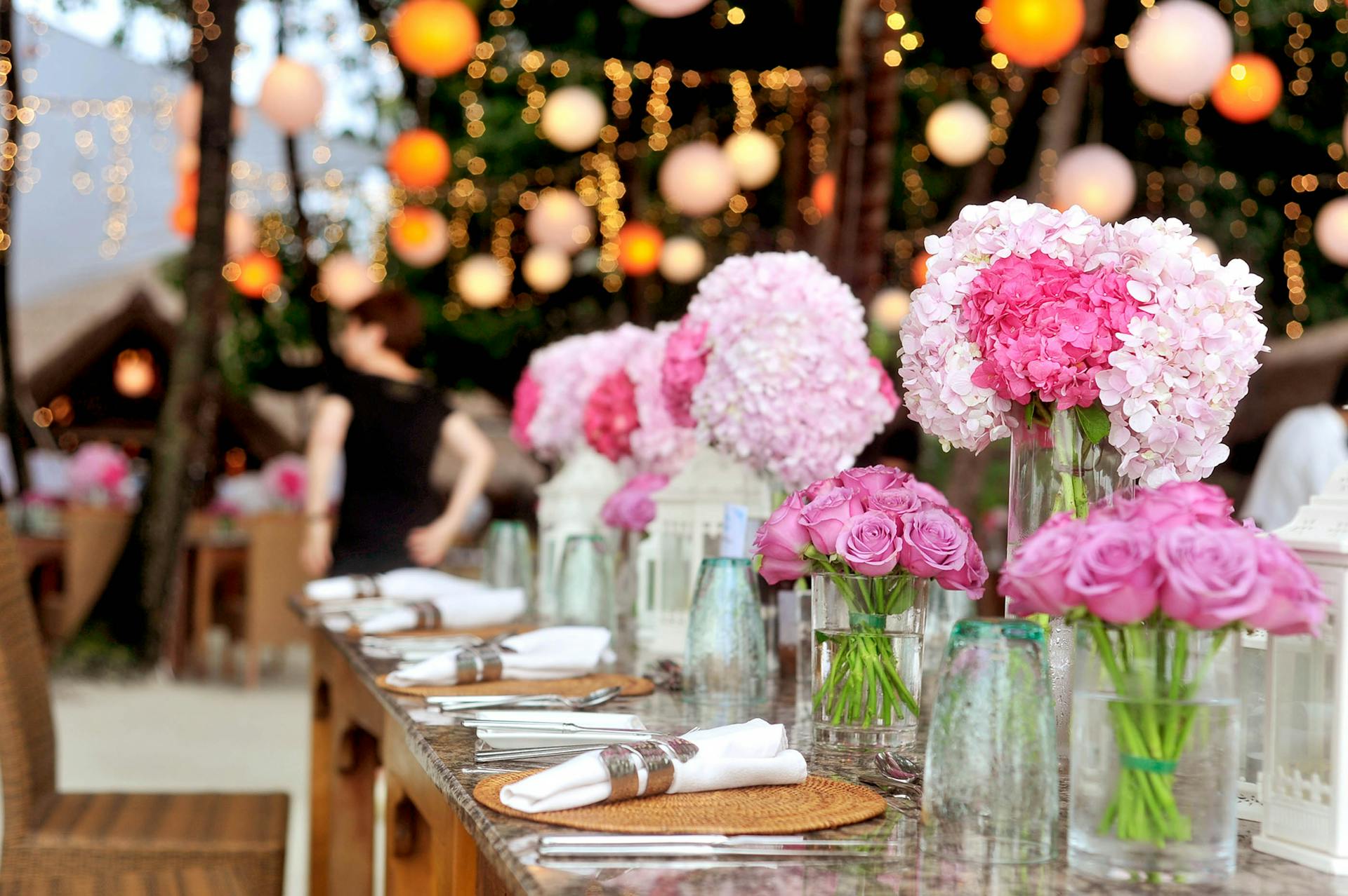 Flowers on a table | Source: Pexels