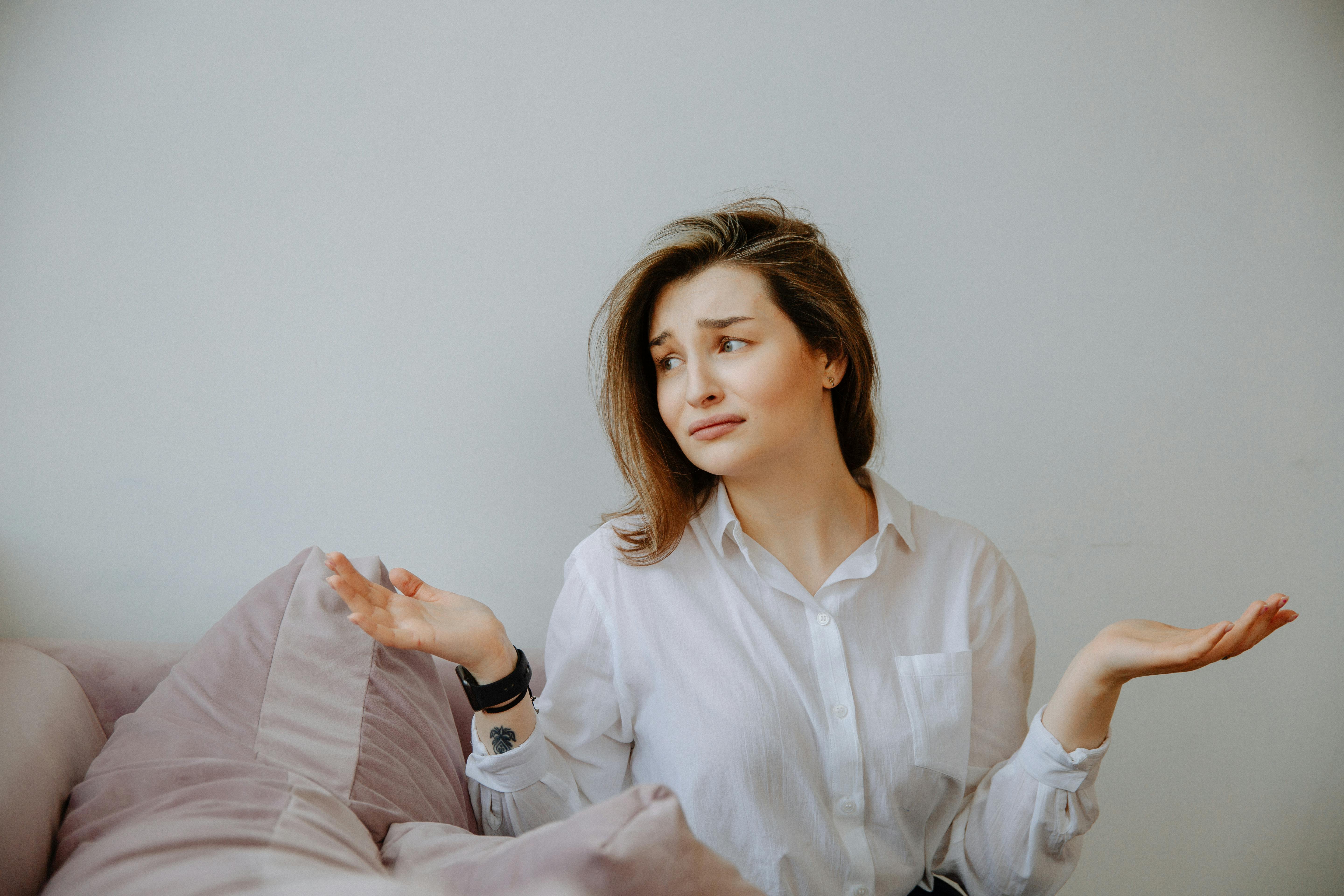 A confused woman | Source: Pexels