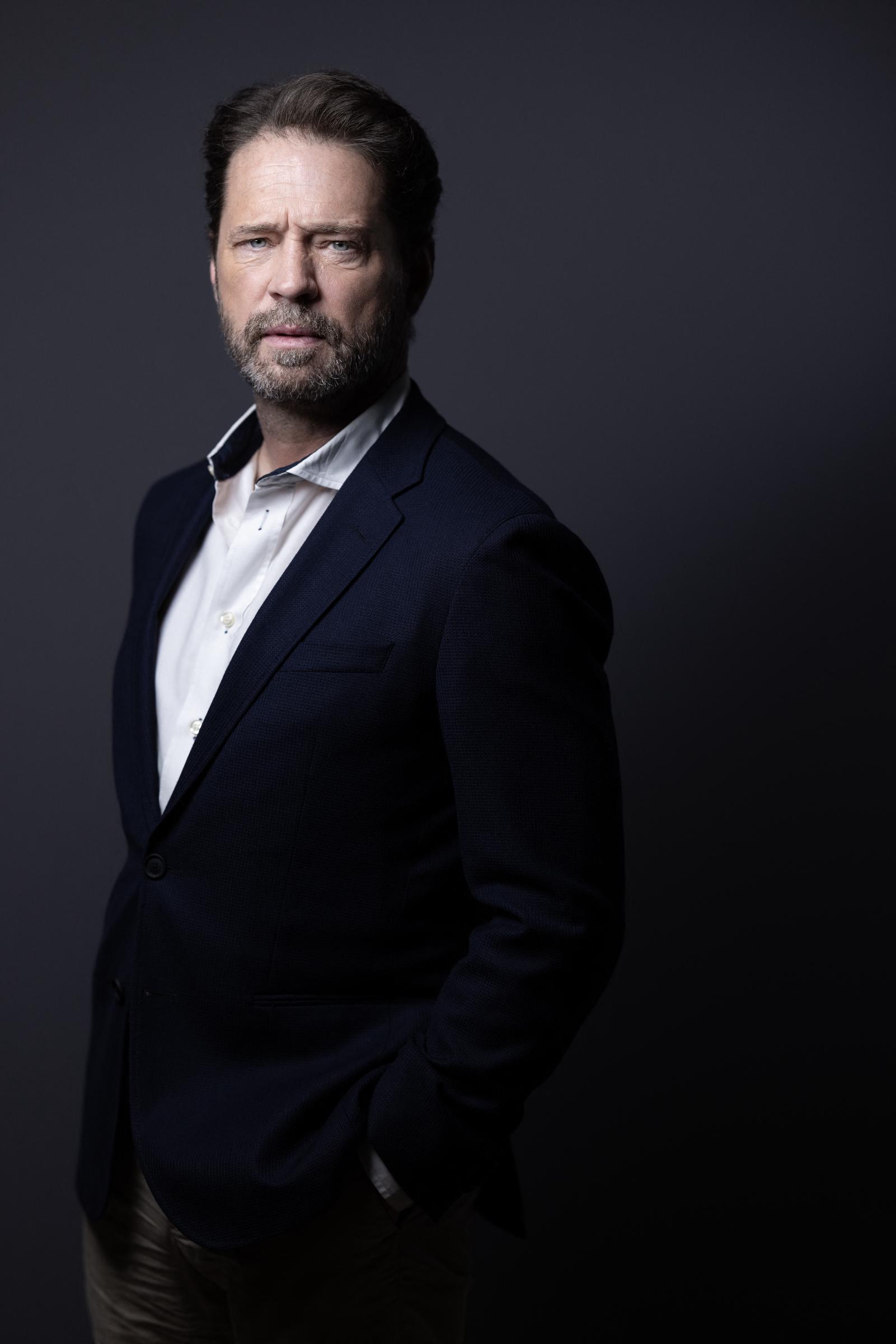 Actor, director, and producer Jason Priestley, poses for a photo session during the 7th edition of the Cannes International Series Festival on April 7, 2024 | Source: Getty images