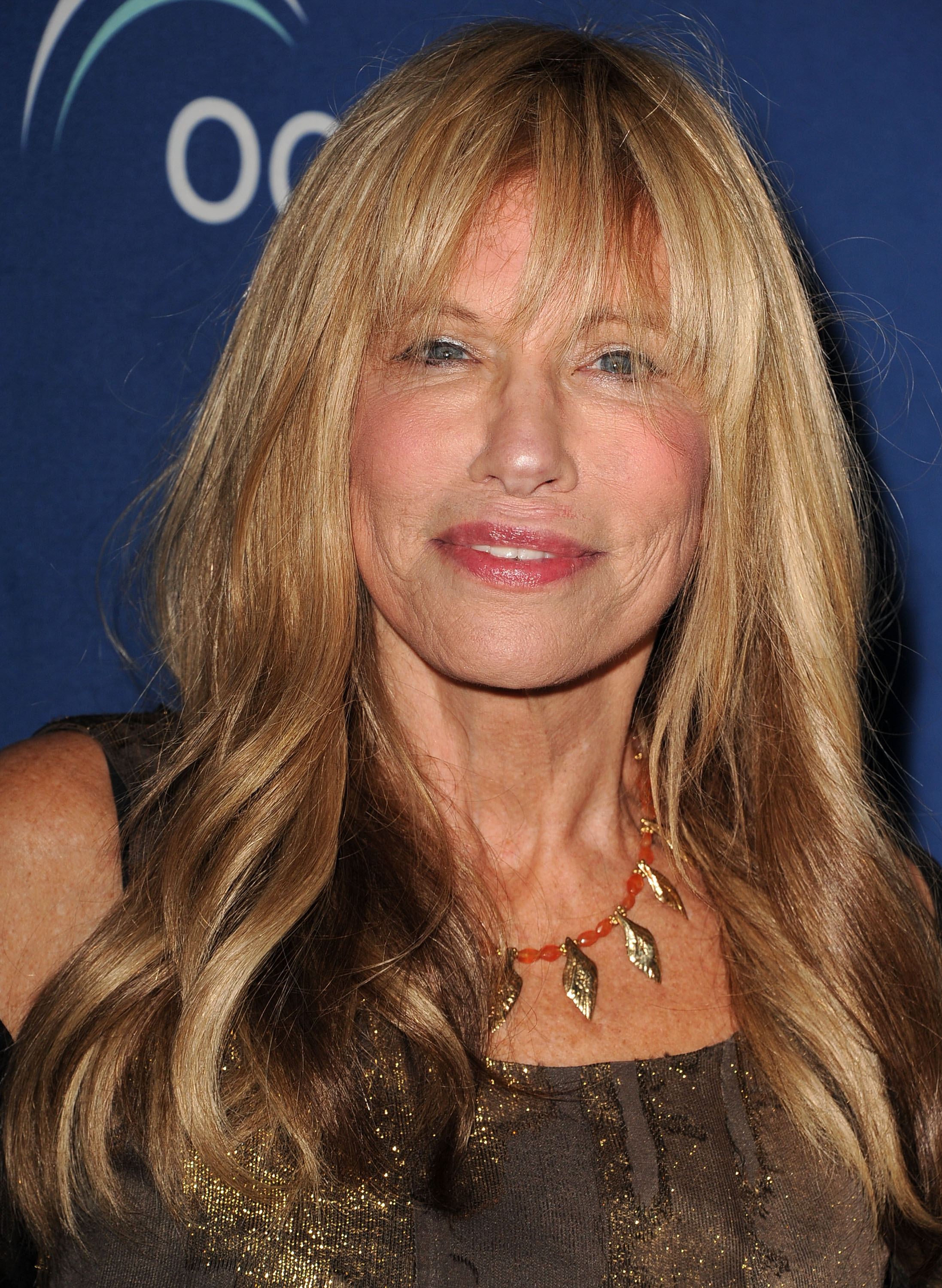 Carly Simon arrives at the Oceana Partners Award Gala With Former Secretary Of State Hillary Rodham Clinton and HBO CEO Richard Pleple at Regent Beverly Wilshire Hotel on October 30, 2013 in Beverly Hills, California. | Source: Getty Images