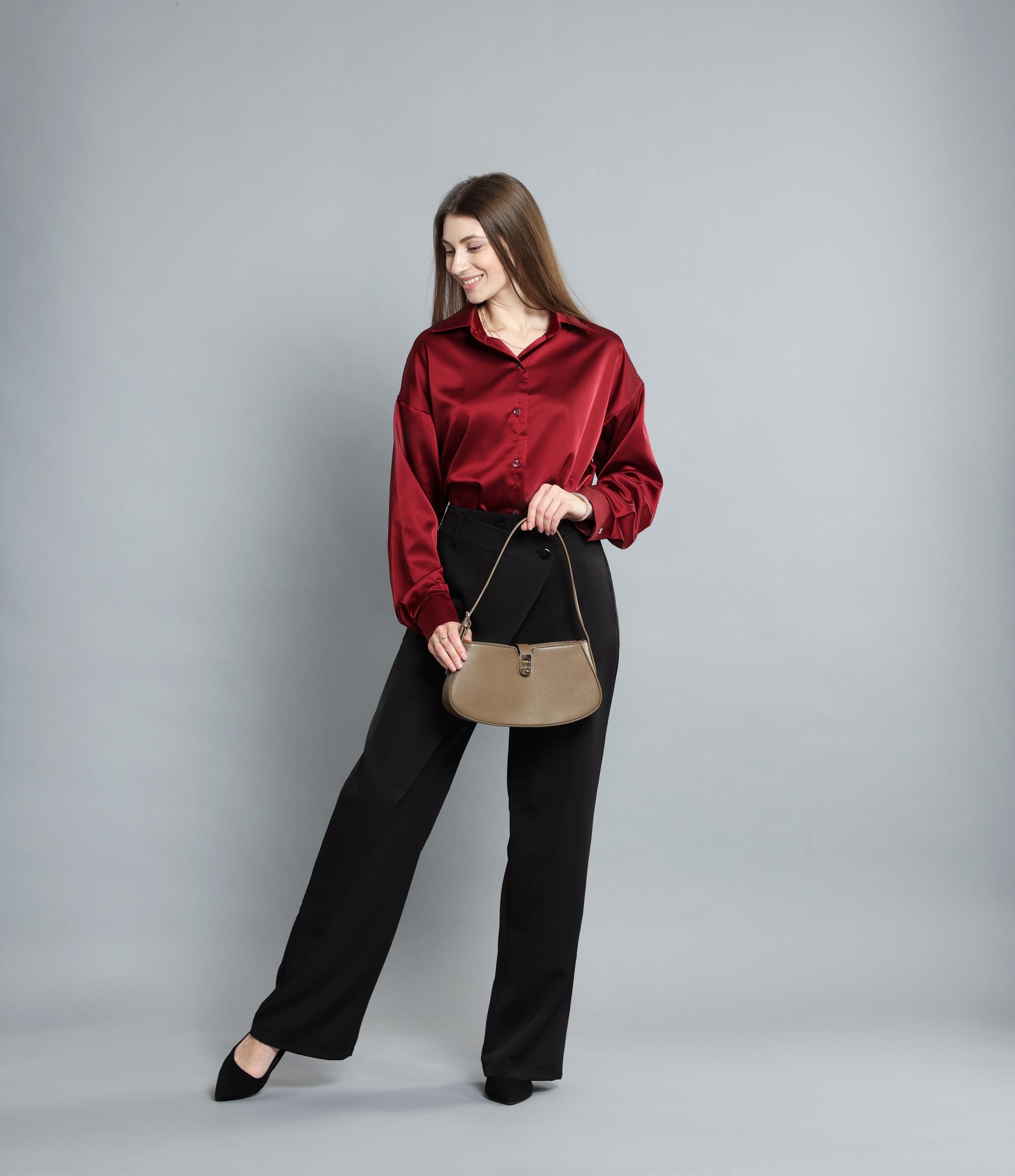 Stylish woman | Source: Shutterstock