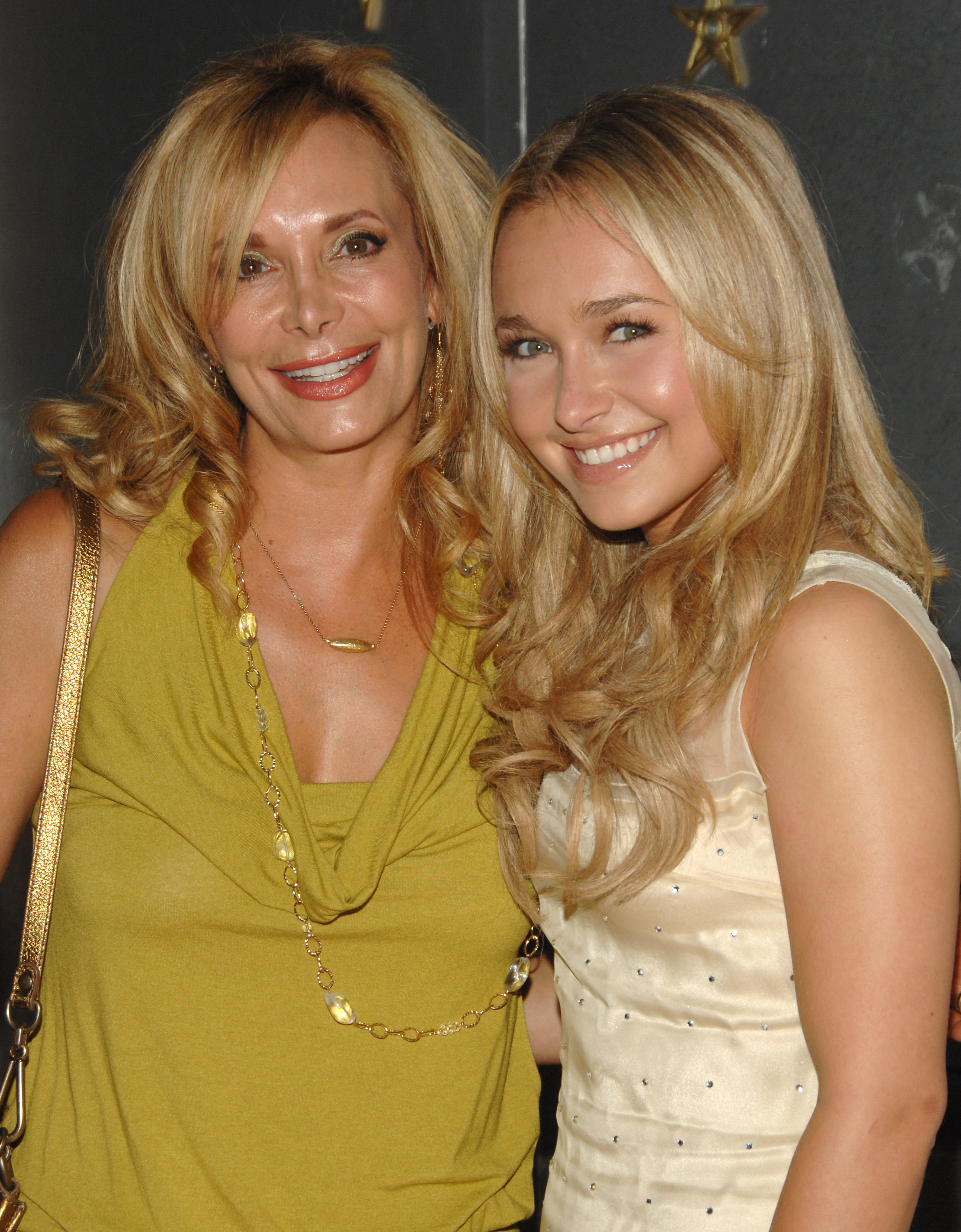Lesley Vogel and Hayden Panettiere at  Animal Fair's 8th Annual "Paws for Style" on June 11, 2007. | Source: Getty Images