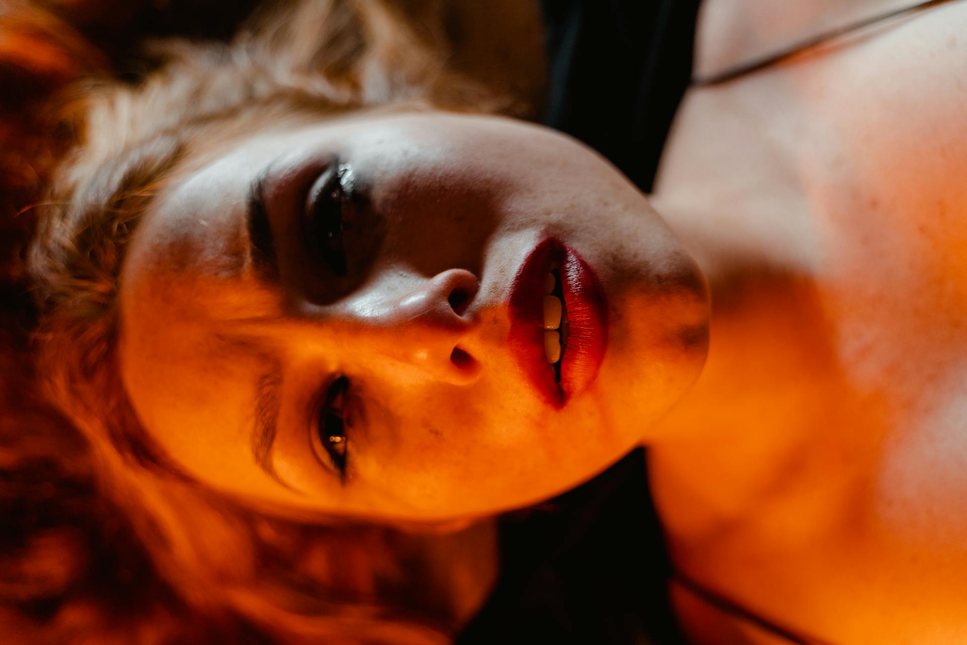 A woman feeling uneasy | Source: Pexels