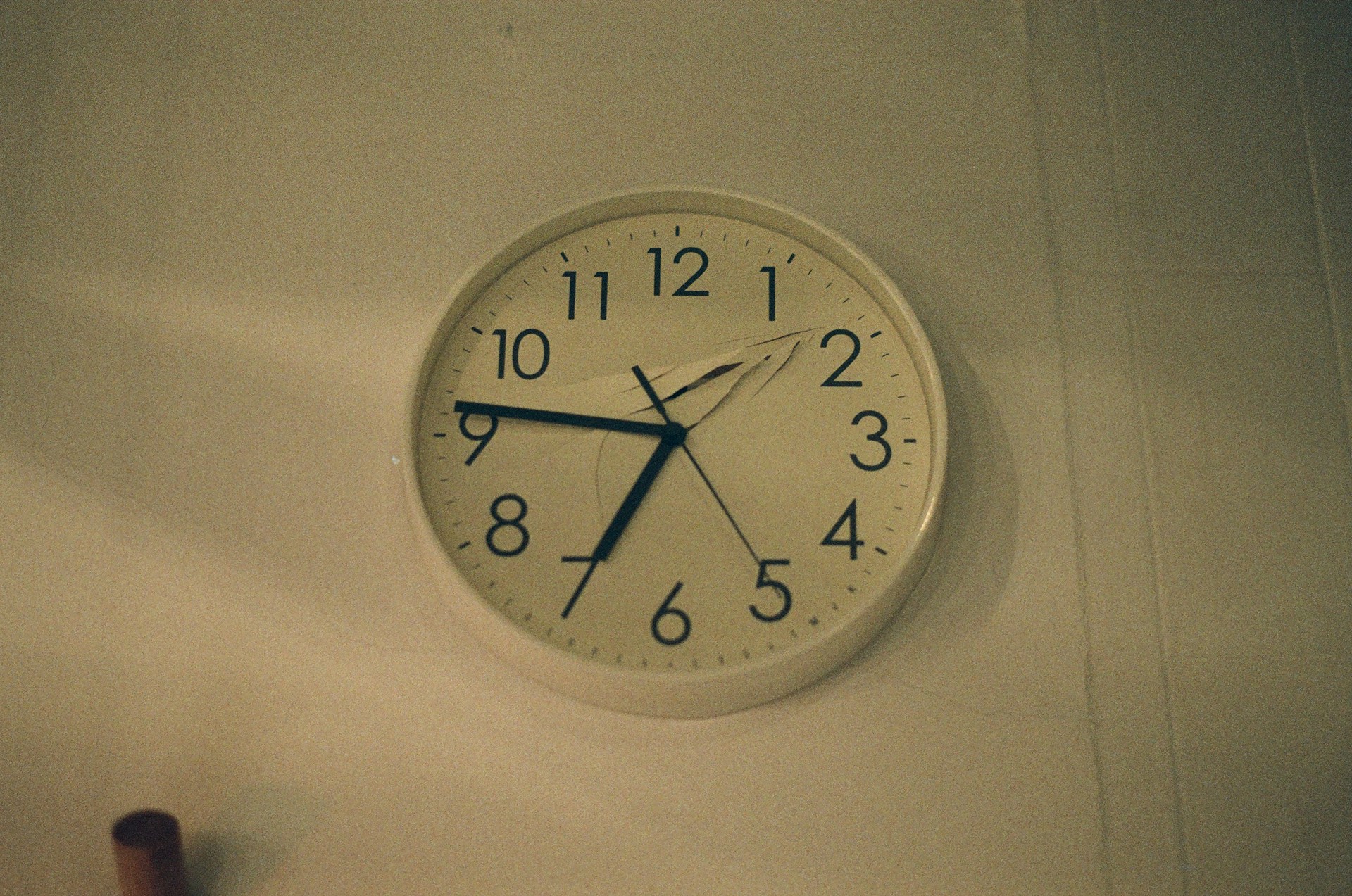 A wall clock | Source: Unsplash