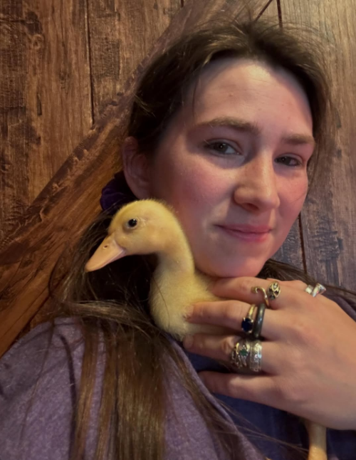 Snowbird Brown poses for an outdoor selfie with a duck on May 4, 2026 | Source: Instagram/snowbird907brown