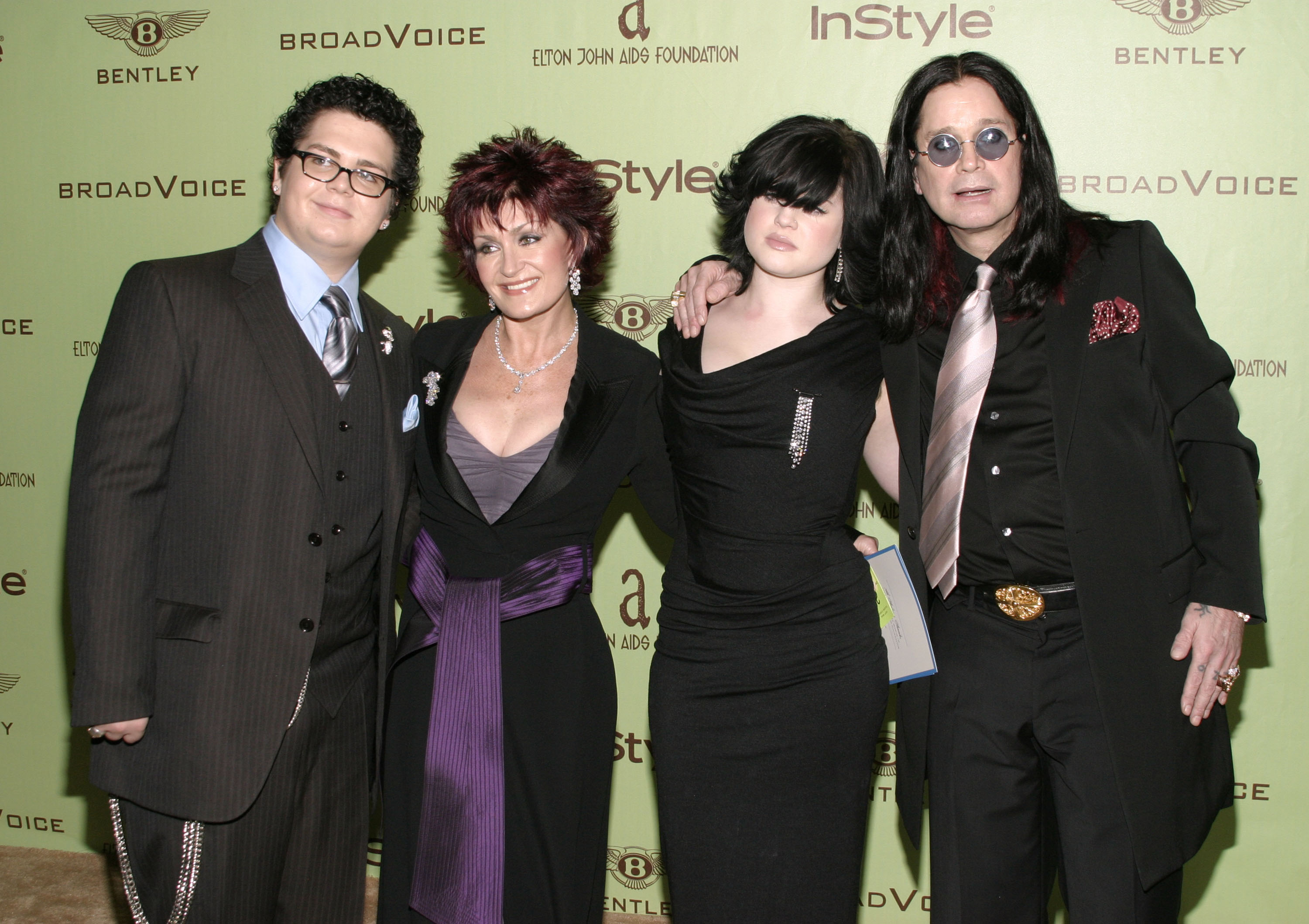 The Osbourne family attends the Elton John AIDS Foundation's 12th Annual Oscar party co-hosted by In Style on February 29, 2004. | Source: Getty Images