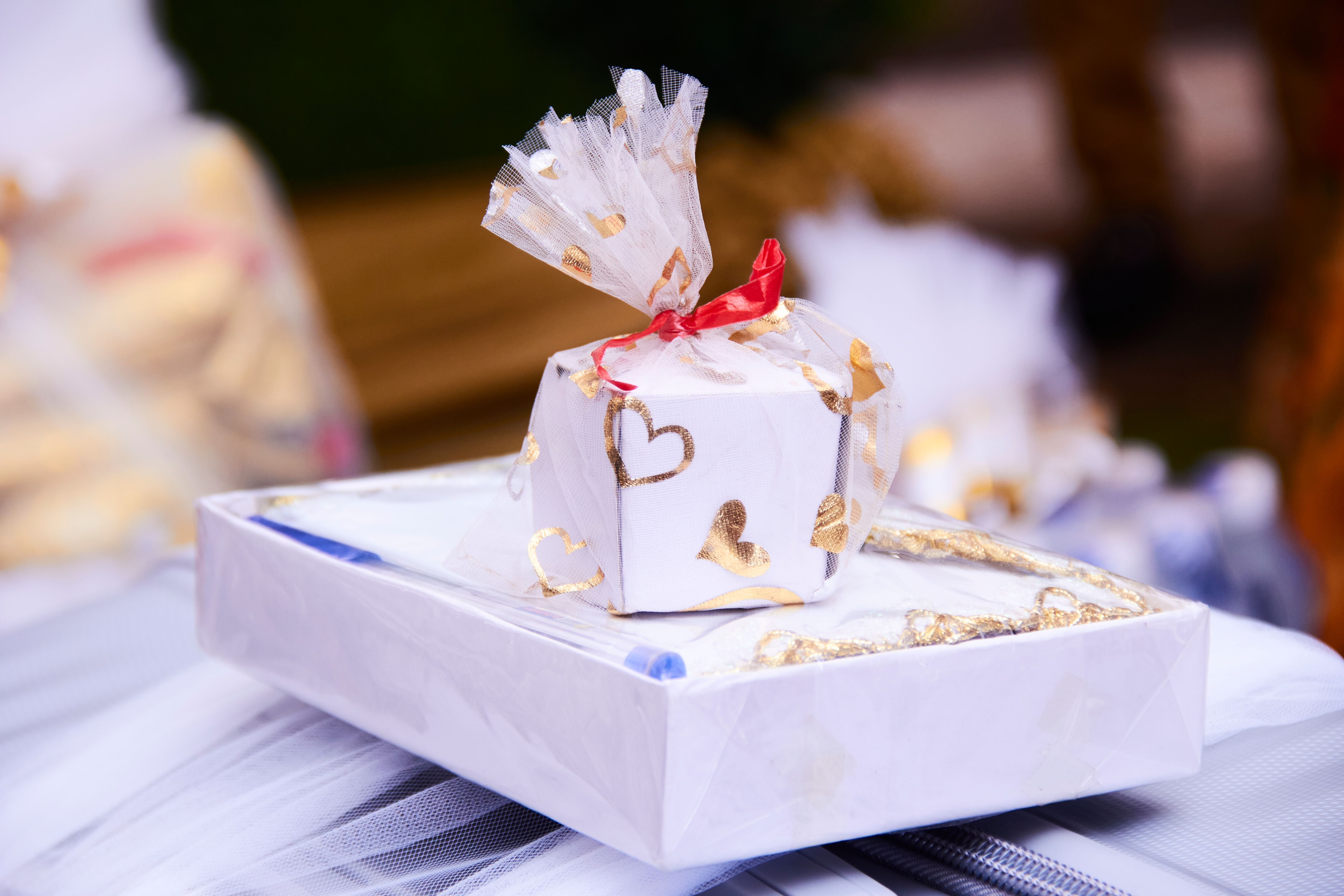 Wedding gift | Source: Pexels