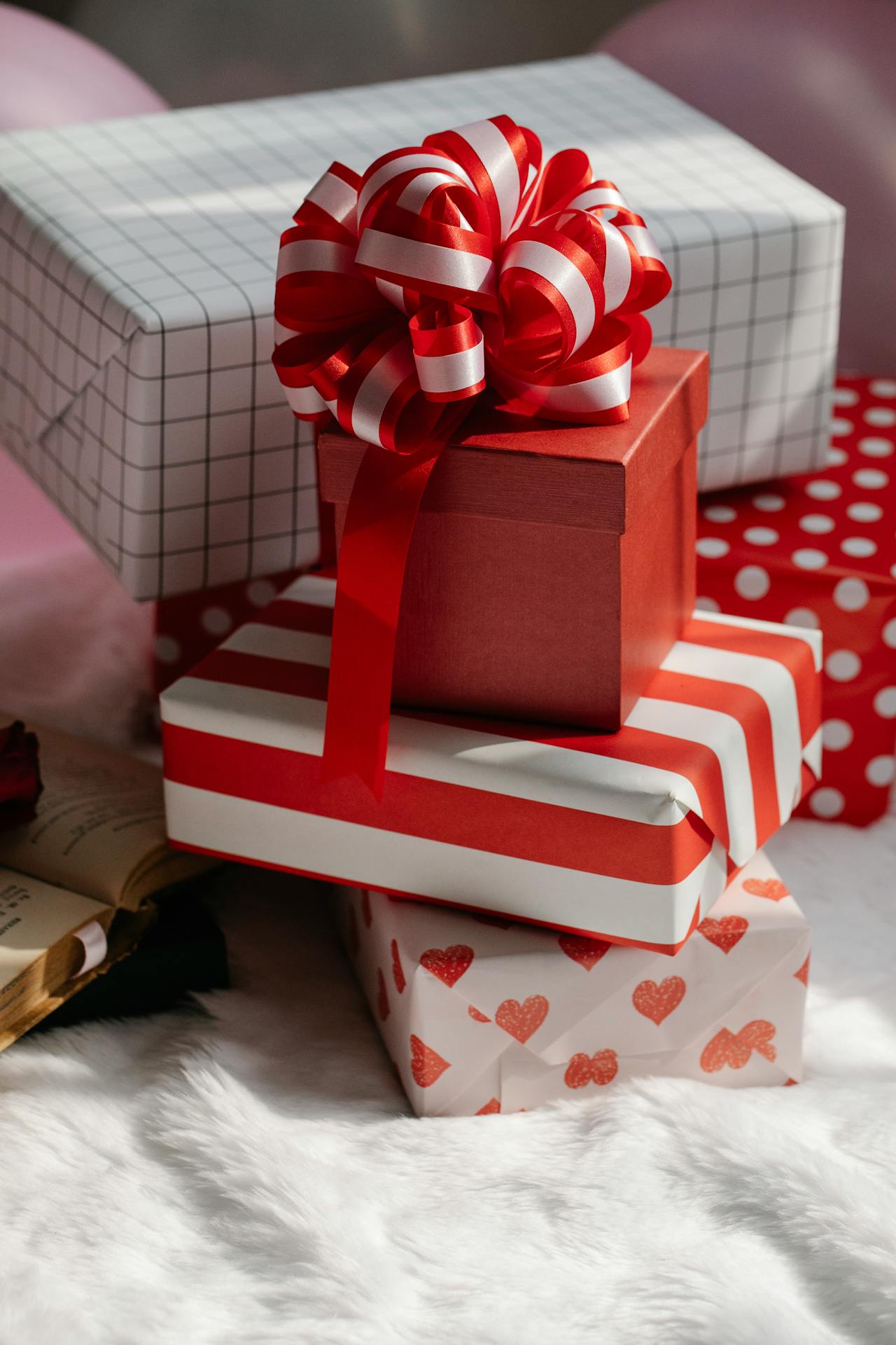 A pile of presents | Source: Pexels