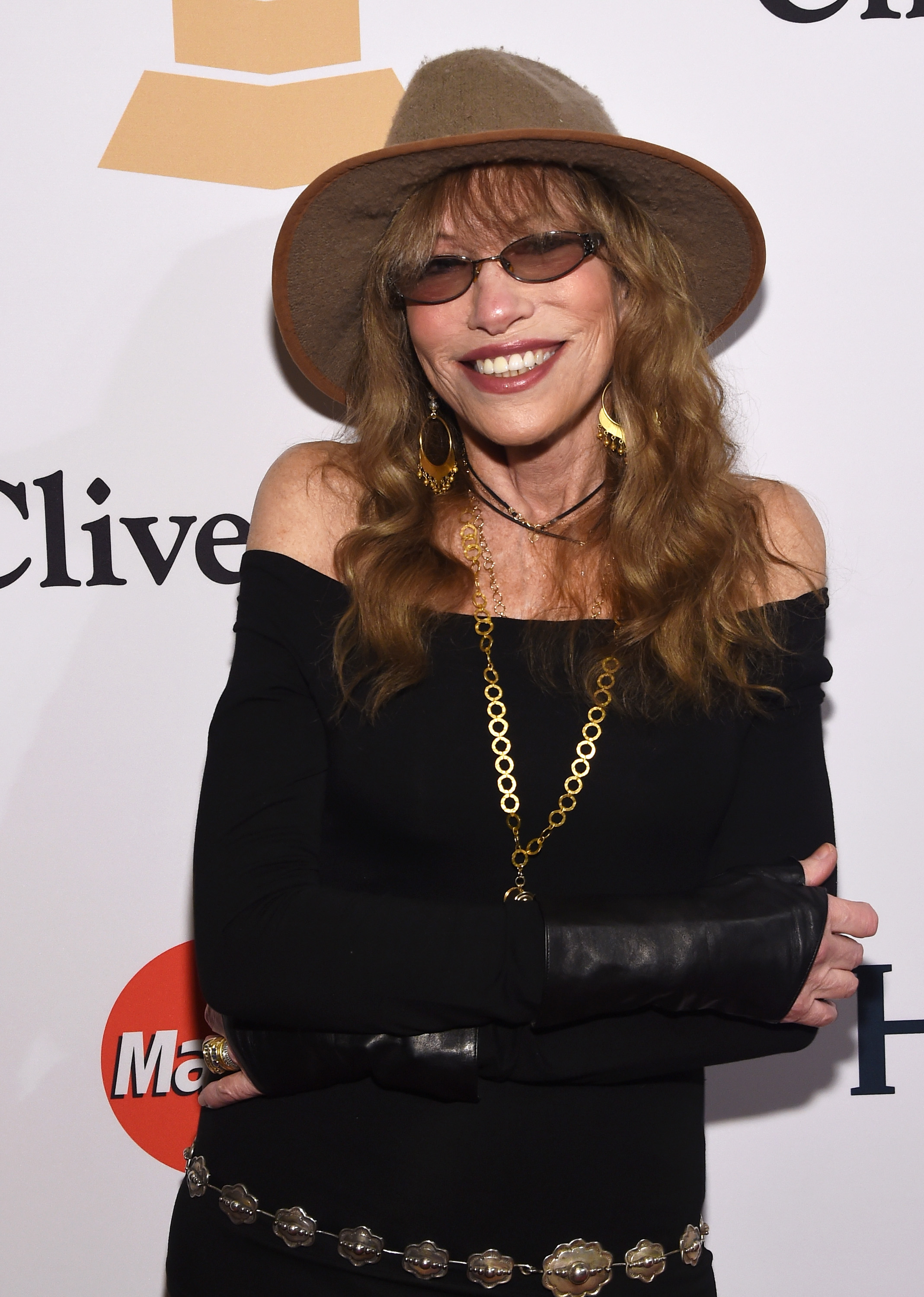 Carly Simon attends the 2016 Pre-GRAMMY Gala and Salute to Industry Icons honoring Irving Azoff at The Beverly Hilton Hotel on February 14, 2016 in Beverly Hills, California. | Source: Getty Images